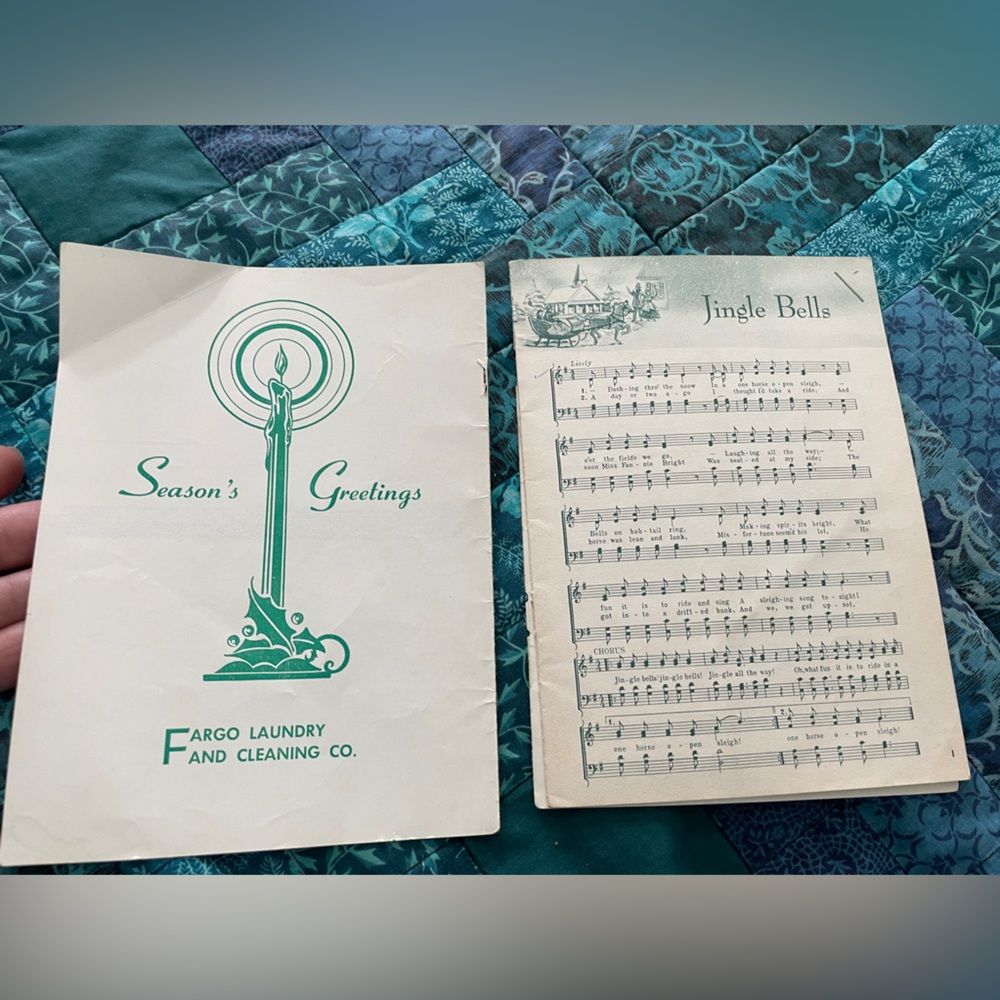Vintage Christmas Piano Music 4 Books - Picture 7 of 7